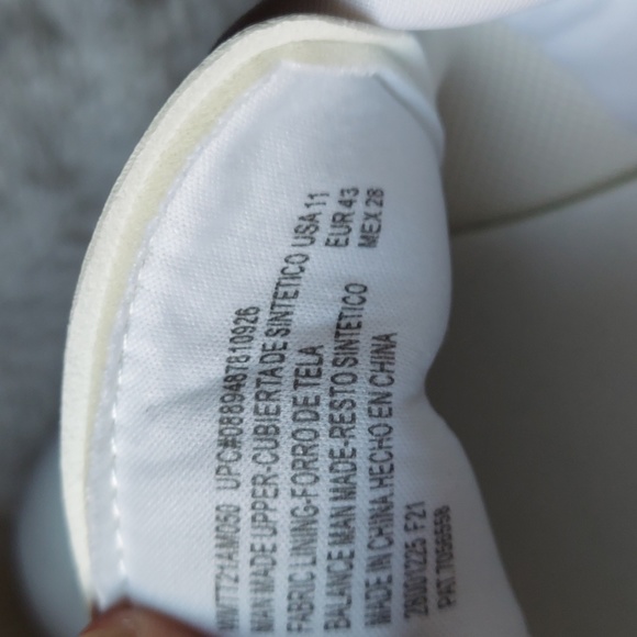Time & True size 11 memory foam white sneaker with gold accent at the back. EUC - Picture 5 of 6